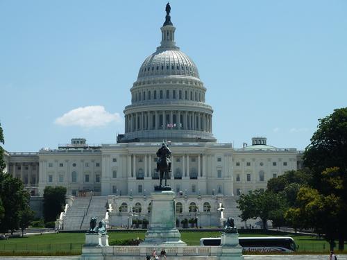 В США готовят санкции против 35 российских чиновников и бизнесменов