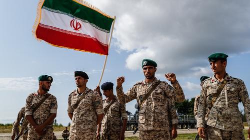 Иран проводит военные учения близ границ с Азербайджаном