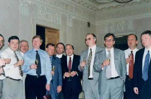 «Семибанкирщина»: как перед выборами президента РФ в 1996 году олигархи подружились с властью