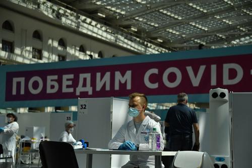 В Магаданской области закроют предприятия, на которых менее 60% привитых