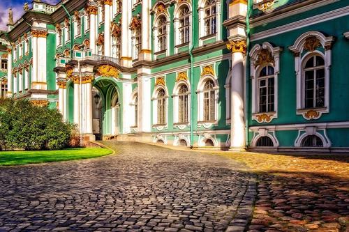 Эксперты рассказали о плюсах и минусах ограничений в Санкт-Петербурге
