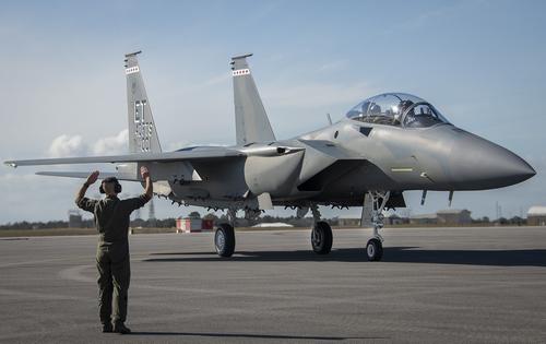 Американский портал 19FortyFive: в случае полномасштабной войны самолеты США на своих базах «станут удобной мишенью» для России