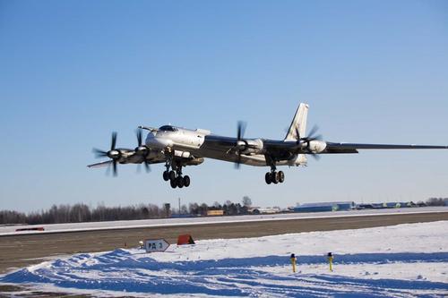 NetEase о полете ракетоносцев Ту-95МС вблизи Аляски: «Россия преподала важный урок США» 