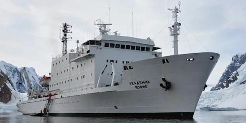 Российских ученых эвакуировали с арестованного в Дании исследовательского судна «Академик Иоффе»