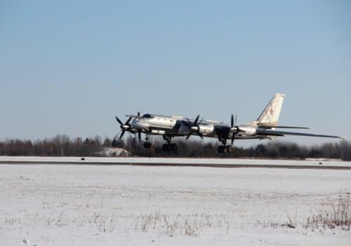 На Дальнем Востоке подняты в воздух Ту-95МС и Ту-22М3