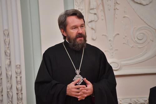 Митрополит Иларион считает, что основы религиозной культуры в школе должны преподавать священники