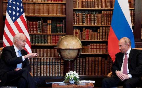 США отказывают Москве в праве вести самостоятельную внешнюю и внутреннюю политику 