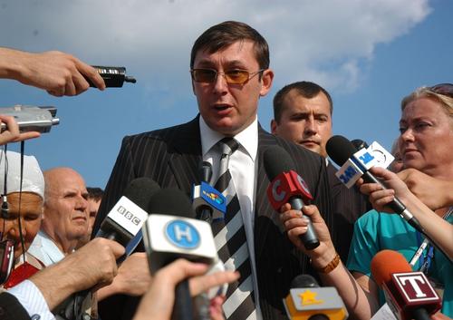 Бывший генпрокурор Украины Луценко: встреча Зеленского с Путиным станет возможной после того, как арестуют Порошенко
