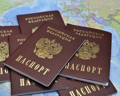 Зеленский объявил «войну» владельцам российских паспортов