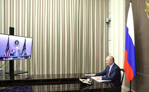 Президенты РФ Владимир Путин и США Джо Байден начали переговоры по видеосвязи