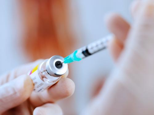 Финны требуют компенсацию до 2000 евро за страдания после прививки