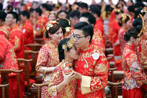 Китайцы стали реже создавать семьи из-за дороговизны и нехватки невест