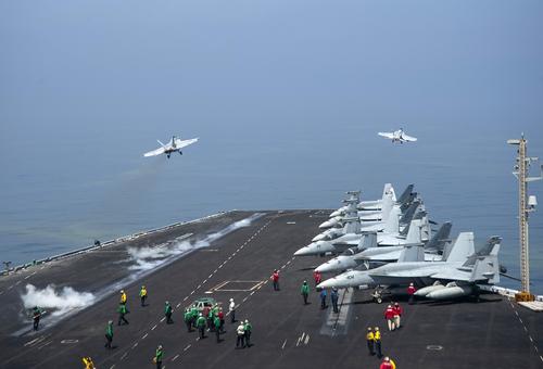Popular Mechanics: США могут отправить авианосец к берегам России в Балтийском море из-за напряженности на границе с Украиной 