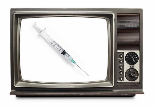 Экс-генпрокурор: нынешние телепрограммы строятся так, чтобы обгадить противников вакцинации 