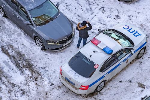 Сотрудники Московской госавтоинспекции подписались в соцсетях на автоблогеров-нарушителей и ежедневно мониторят их