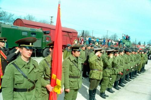 В 1945 г. входили в Берлин героями, в девяностых просто «бежали»