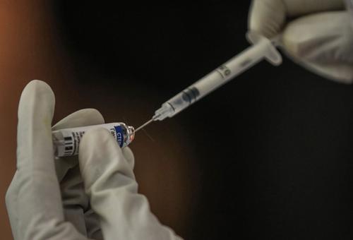 Гинцбург сообщил, что бессимптомно переболел коронавирусом, вызванным «омикроном», благодаря «Спутнику V»