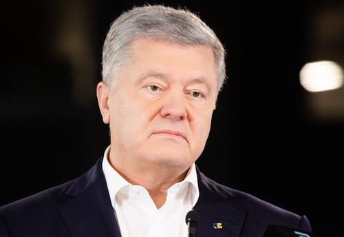 Порошенко попытались задержать в киевском аэропорту