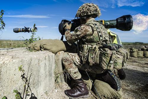 Великобритания начала поставку противотанкового вооружения на Украину
