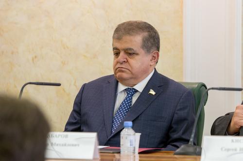 Сенатор Владимир Джабаров прокомментировал угрозы Джо Байдена запретить России операции в долларах