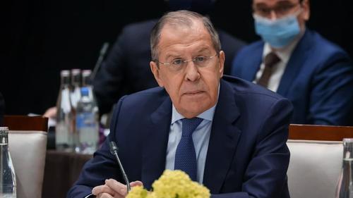 Лавров рассмешил президента Швейцарии шуткой про рукопожатие и журналистов
