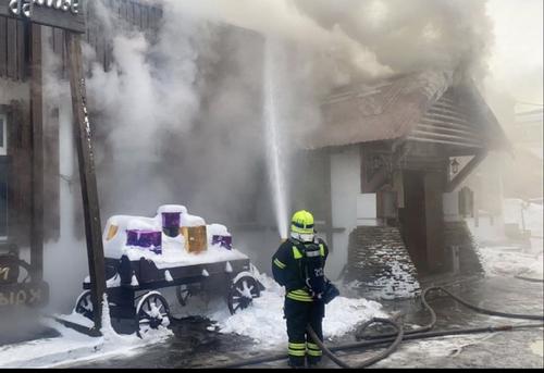 В Зеленограде во время свадьбы загорелся ресторан
