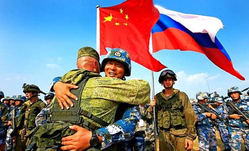 На Западе считают, что в России и Китае диктатуры доросли до слишком опасного уровня