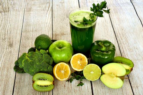 Диетолог Соломатина перечислила витамины, которые можно употреблять в весенний период