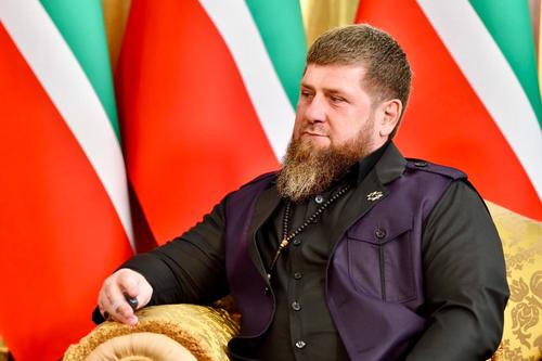 Кадыров сообщил об отправке из Грозного свыше 600 бойцов, желающих «очистить от бандитов земли ДНР и ЛНР, а также всей Украины»