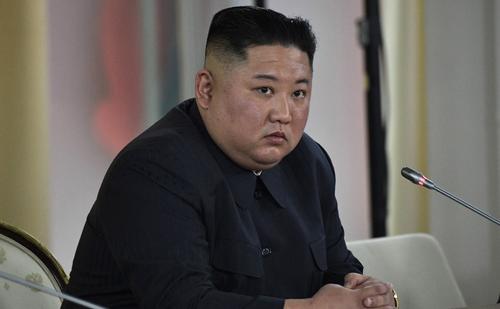 Северокорейский лидер Ким Чен Ын назвал вспышку COVID-19 в КНДР «великим потрясением» 