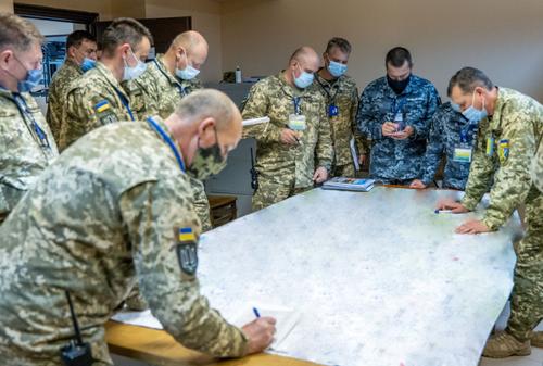 ВСУ планируют провести огневую подготовку по российским войскам на Криворожском и Николаевском направлениях