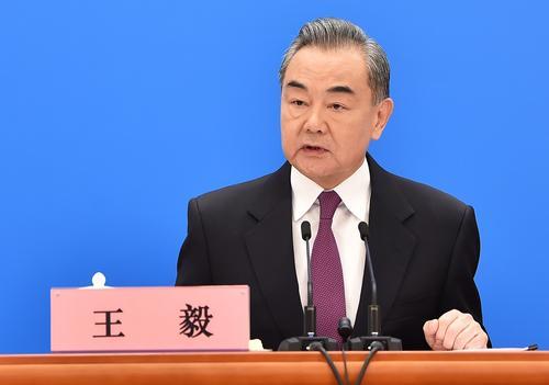 Министр иностранных дел Китая Ван И призвал не принуждать государства выбирать сторону в конфликте на Украине
