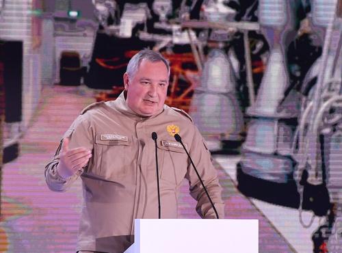 Рогозин опубликовал видео воронки от ракеты «Сармат» и посоветовал агрессорам «разговаривать с Россией повежливее»