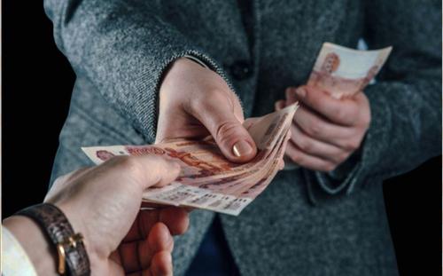 Из бюджета Петербурга по карманам: как смольнинские медиа-менеджеры осваивают средства и причем здесь ЦУР