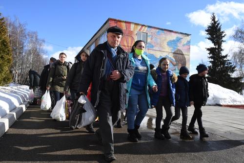 Переселенцы из Донбасса и с Украины в Приморье начали получать денежные выплаты