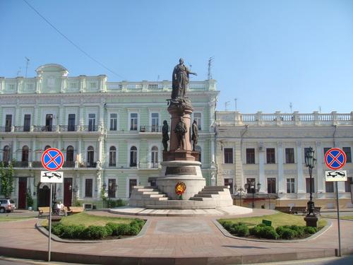 На сайте Зеленского петицию за замену памятника Екатерине Второй на порноактёра в Одессе подписали 25 тысяч человек