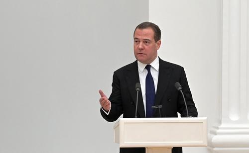 Медведев назвал редким случаем согласие ЕС на транзит товаров в Калининградскую область
