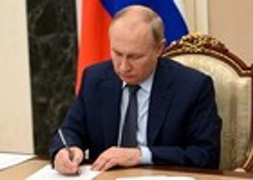 Владимир Путин подписал закон об индексации с 1 июня пенсий военнослужащих на десять процентов