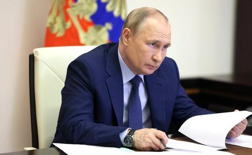 Песков заявил, что Путин в пятницу проведет оперативное совещание с постоянными членами Совбеза
