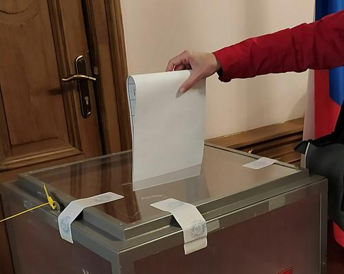 Глава Запорожской администрации Балицкий сообщил, что референдум по вхождению региона в РФ пройдет осенью и будет честным