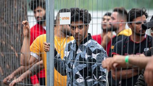 Беженцы второго сорта, или Расизм в центре Европы