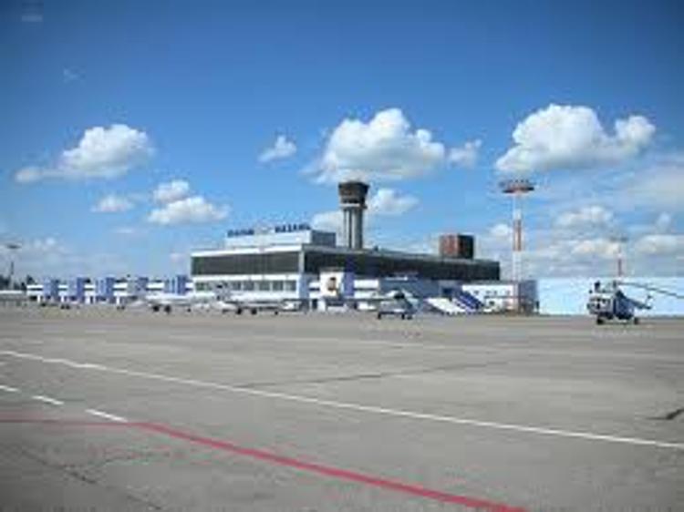 Аэропорт Казани закрыли до 12 утра понедельника