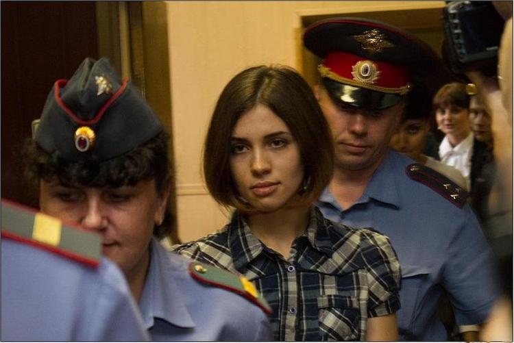 Сенатор Тюльпанов считает Толоконникову самой красивой девушкой России