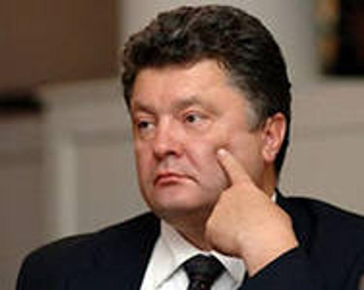 Президент Украины Петр Порошенко досрочно прекратил полномочия Верховной рады