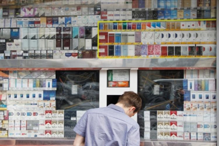 Минпромторг готов обсудить возврат продаж алкоголя и табака в палатках