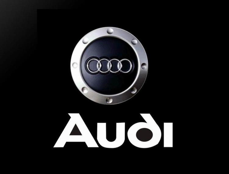 В Сети появились первые официальные фотографии Audi R8