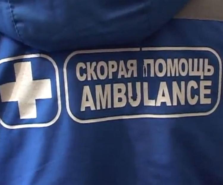 На Урале в Лесном многодетный отец с детьми бросился под колеса машины