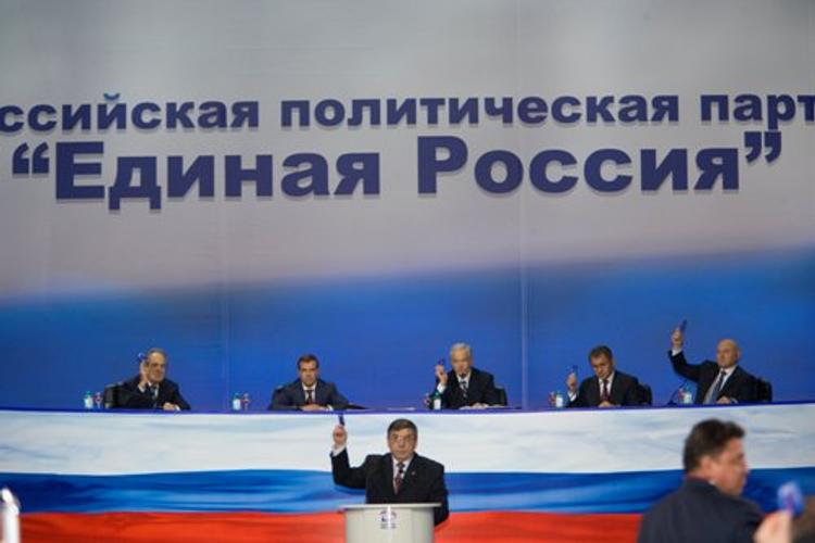 Московские «единороссы» игнорируют голодающих возле их офиса многодетных матерей