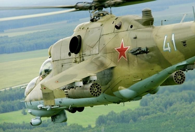 Вертолет Ми-8 Минобороны РФ совершил жесткую посадку на Сахалине и загорелся
