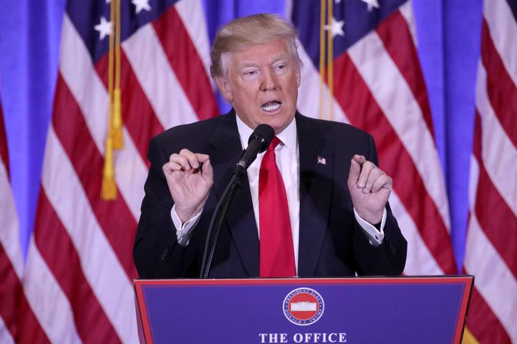 Трамп произнесет присягу на библии своей матери